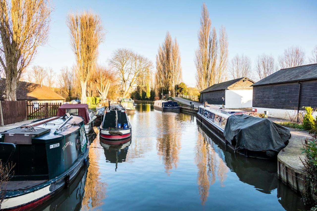 Roydon Marina Village Hotel Exterior foto